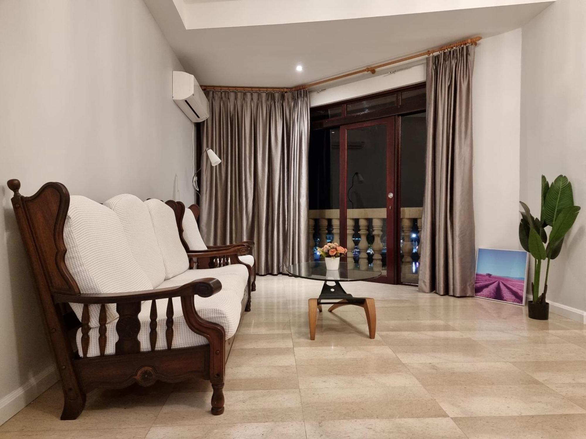 Cozzzy Hut Riverbank Suites Kuching With Spectacular River View Exterior photo